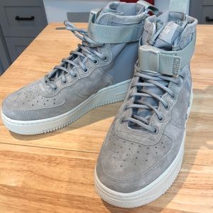 Sold🔥Nike - Air Force 1 Light Pumice Wmn size 7🔥